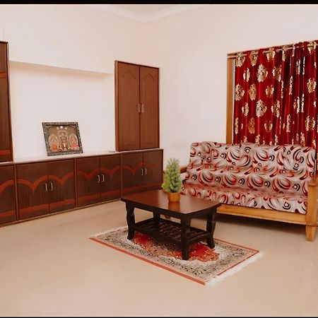 Sls Homestay - Luxury Ac Service Apartments 1Bhk, 2Bhk, 3Bhk - Direct Flyover To Alipiri Tirumala Gate - Walk To Ps4 Pure Veg Restaurants, Supermarkets - Near To National Highway & Padmavathi Amma Temple - Modular Kitchen, Living Room -Free Superfast ตีรูปาติ ภายนอก รูปภาพ
