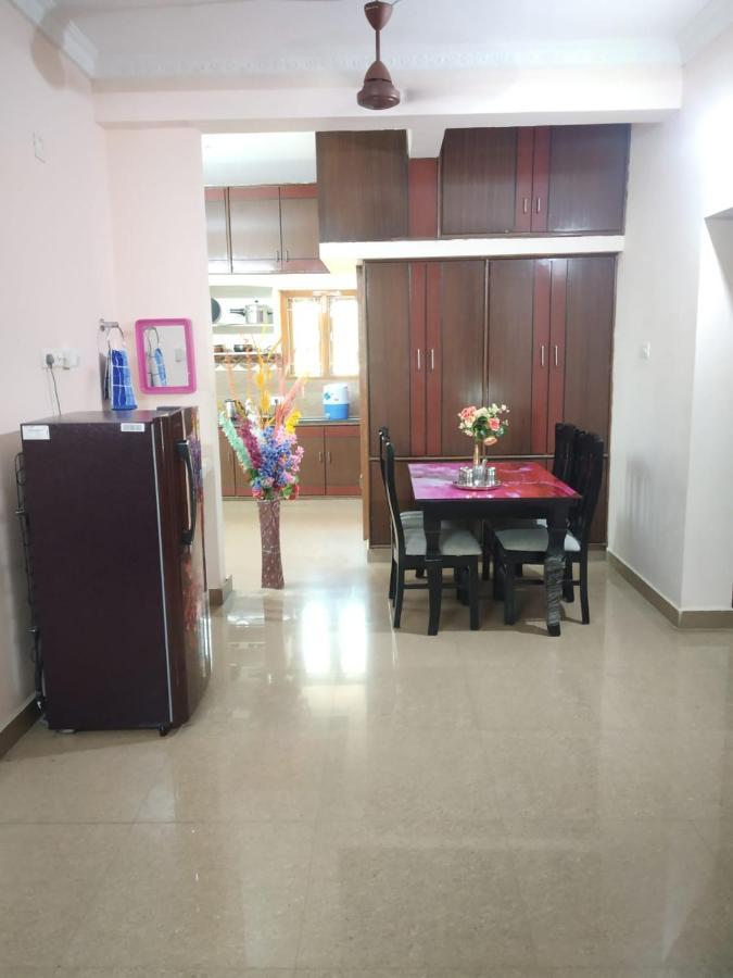 Sls Homestay - Luxury Ac Service Apartments 1Bhk, 2Bhk, 3Bhk - Direct Flyover To Alipiri Tirumala Gate - Walk To Ps4 Pure Veg Restaurants, Supermarkets - Near To National Highway & Padmavathi Amma Temple - Modular Kitchen, Living Room -Free Superfast ตีรูปาติ ภายนอก รูปภาพ