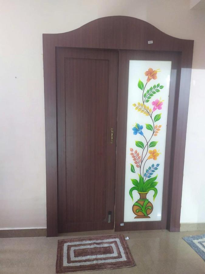 Sls Homestay - Luxury Ac Service Apartments 1Bhk, 2Bhk, 3Bhk - Direct Flyover To Alipiri Tirumala Gate - Walk To Ps4 Pure Veg Restaurants, Supermarkets - Near To National Highway & Padmavathi Amma Temple - Modular Kitchen, Living Room -Free Superfast ตีรูปาติ ภายนอก รูปภาพ
