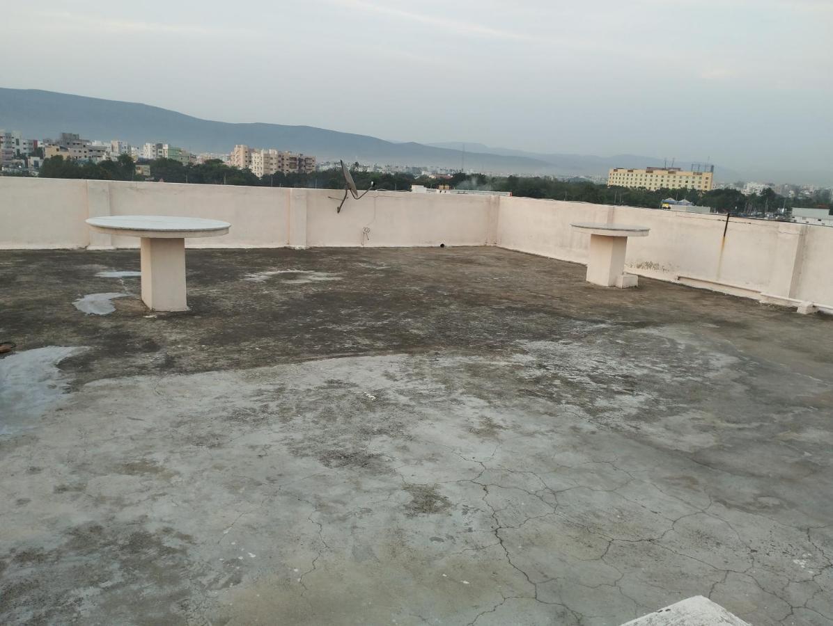 Sls Homestay - Luxury Ac Service Apartments 1Bhk, 2Bhk, 3Bhk - Direct Flyover To Alipiri Tirumala Gate - Walk To Ps4 Pure Veg Restaurants, Supermarkets - Near To National Highway & Padmavathi Amma Temple - Modular Kitchen, Living Room -Free Superfast ตีรูปาติ ภายนอก รูปภาพ