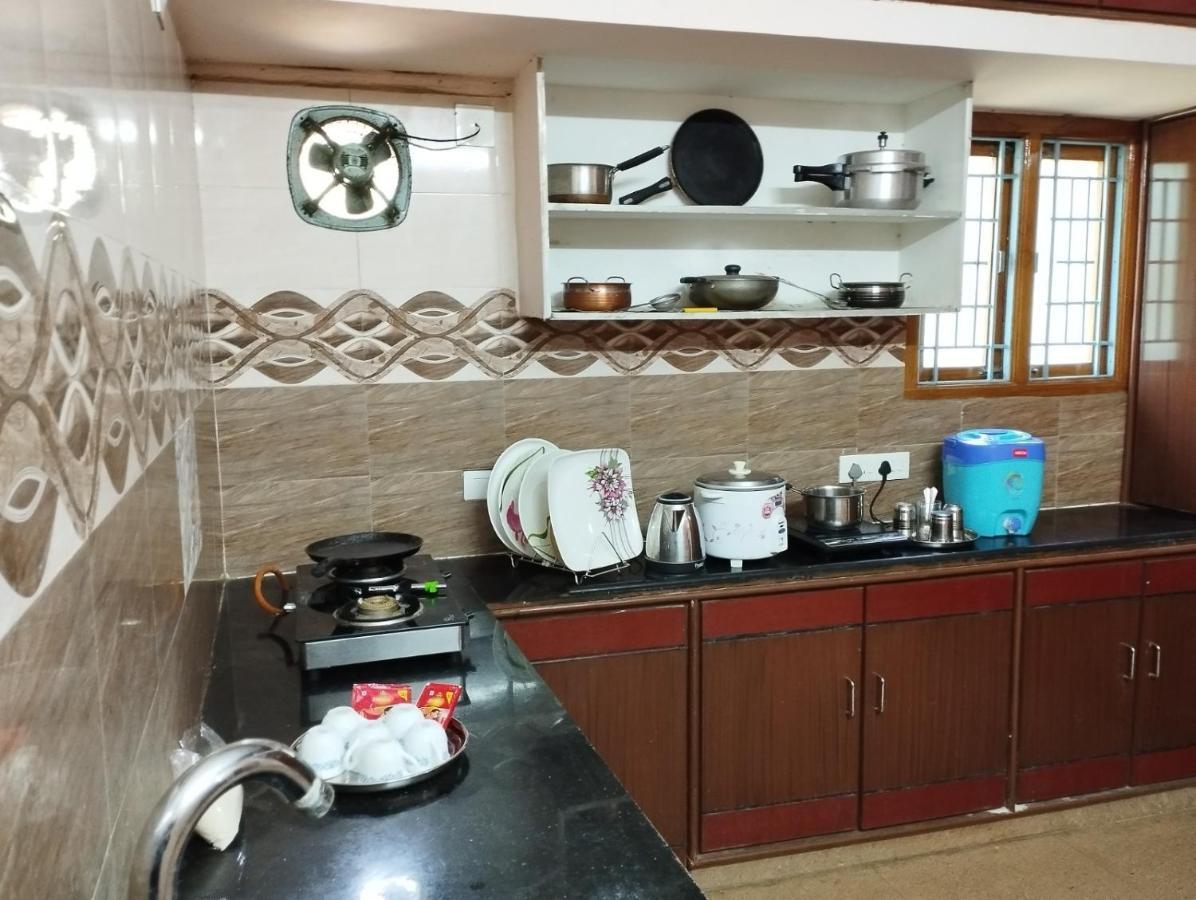 Sls Homestay - Luxury Ac Service Apartments 1Bhk, 2Bhk, 3Bhk - Direct Flyover To Alipiri Tirumala Gate - Walk To Ps4 Pure Veg Restaurants, Supermarkets - Near To National Highway & Padmavathi Amma Temple - Modular Kitchen, Living Room -Free Superfast ตีรูปาติ ภายนอก รูปภาพ